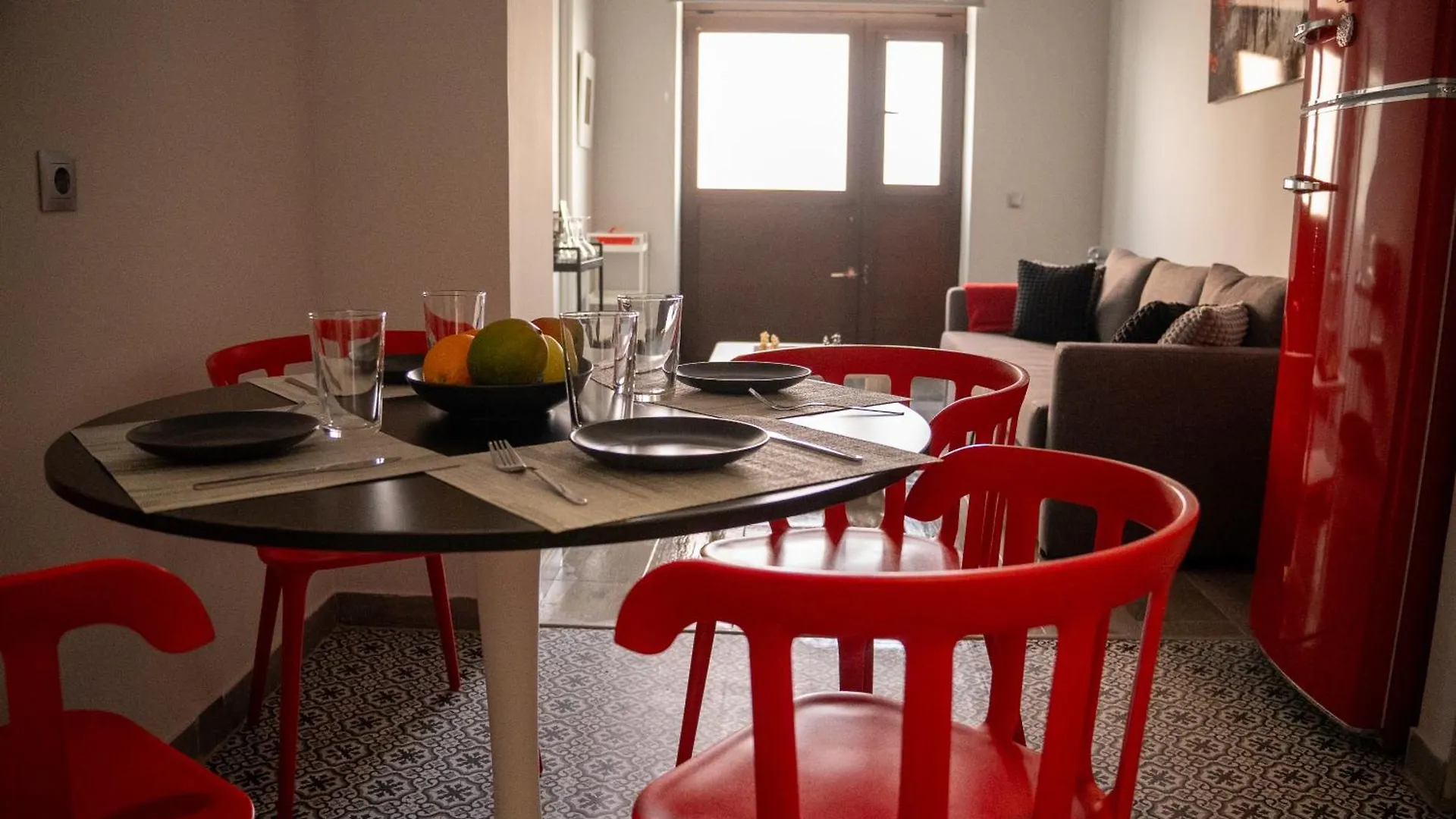Casa Castilla, Moderno Y Luminoso Alojamiento En Triana Seville 0*,